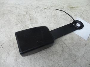 Used Front seatbelt buckle, left Peugeot 206+ (2L/M) 1.4 XS Price on request offered by N Kossen Autorecycling BV
