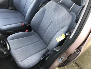 Used Seat, left Daihatsu YRV (M2) 1.3 16V DVVT Price on request offered by N Kossen Autorecycling BV