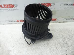 Used Heating and ventilation fan motor Renault Clio IV (5R) 0.9 Energy TCE 90 12V Price on request offered by N Kossen Autorecycling BV