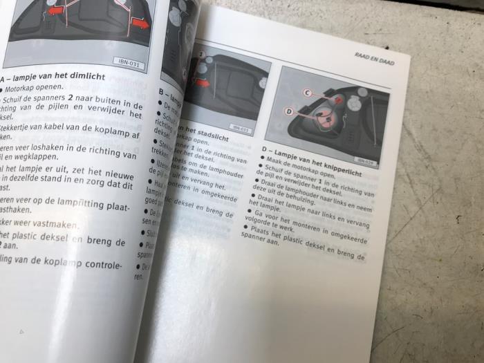 Instrucciones(varios) de un Seat Cordoba (6L2) 1.4 16V 2005
