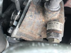 Usados Bomba de dirección asistida Volvo S40 (VS) 1.8 16V Precio de solicitud ofrecido por N Kossen Autorecycling BV