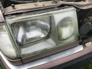 Used Headlight, right Mercedes E diesel (W124) 2.5 250 D Turbo Price on request offered by N Kossen Autorecycling BV