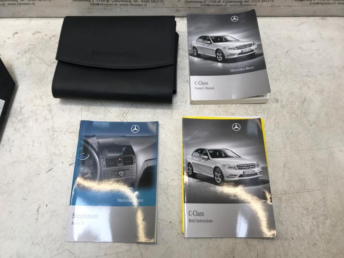Instruction Booklet from a Mercedes-Benz C (W204) 1.8 C-180 CGI 16V 2011