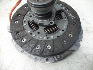 Used Clutch kit (complete) Opel Vectra C GTS 1.8 16V Price on request offered by N Kossen Autorecycling BV