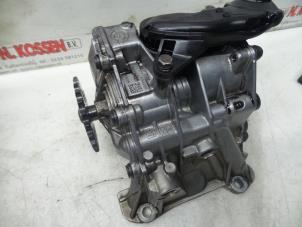 Used Oil pump BMW 2 serie Gran Tourer (F46) Price on request offered by N Kossen Autorecycling BV