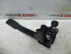 Used Hood lever Renault Megane III CC (EZ) 1.4 16V TCe 130 Price on request offered by N Kossen Autorecycling BV