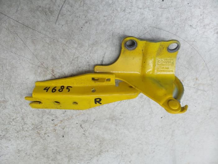 Ford Ranger Bonnet Hinges stock | ProxyParts.com
