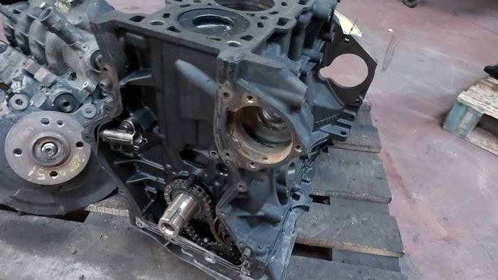 Motor Unterblock van een Renault Master IV (MA/MB/MC/MD/MH/MF/MG/MH) 2.3 dCi 16V 2010
