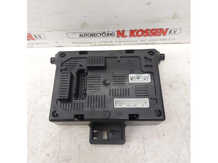 Używane Modul Comfort Renault Modus/Grand Modus (JP) 1.4 16V Cena na żądanie oferowane przez N Kossen Autorecycling BV