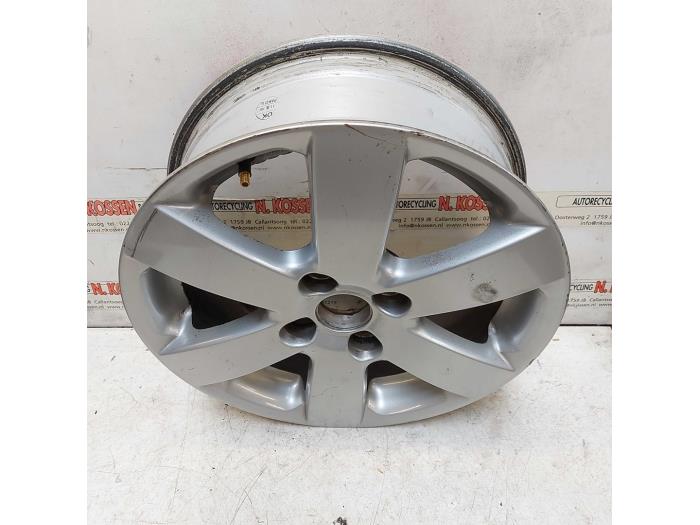 Wheel from a Suzuki Swift (ZA/ZC/ZD1/2/3/9) 1.3 VVT 16V 2005