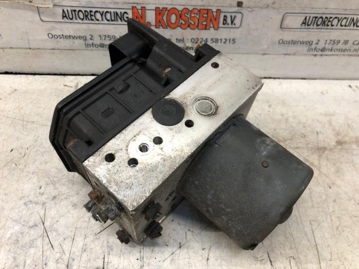 Używane Pompa ABS BMW 5 serie (E39) 523i 24V Cena na żądanie oferowane przez N Kossen Autorecycling BV