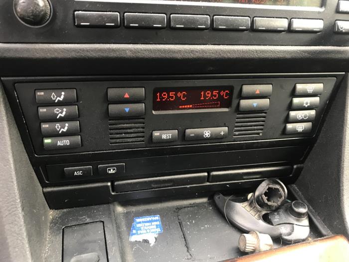 Używane Panel climatronic BMW 5 serie (E39) 523i 24V Cena na żądanie oferowane przez N Kossen Autorecycling BV