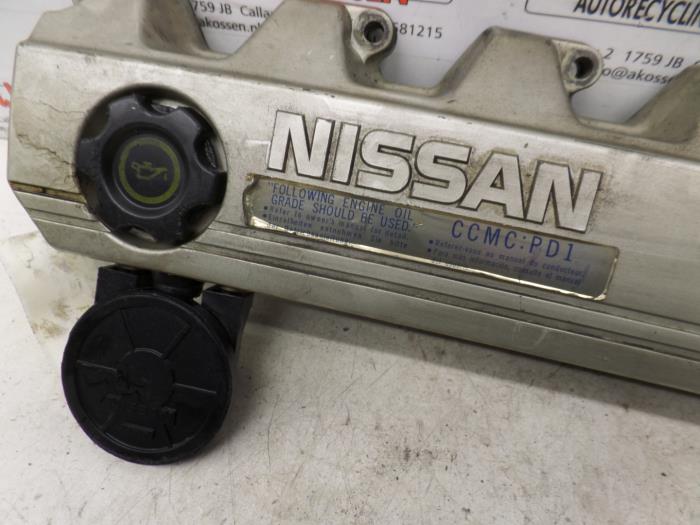 Couvercle soupapes d'un Nissan Patrol 1990