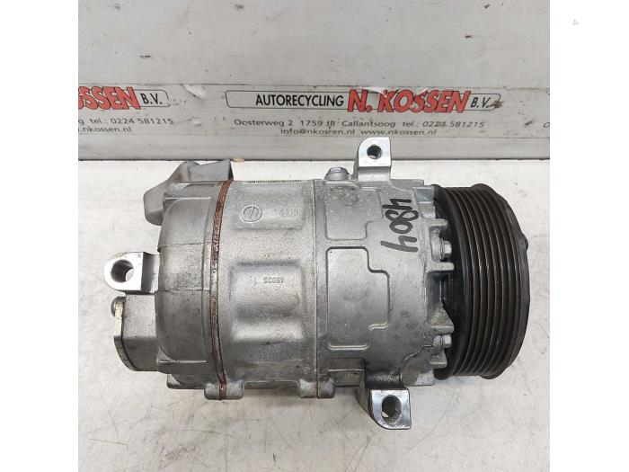 Usagé Pompe clim Opel Vivaro 1.6 CDTi BiTurbo 125 Prix sur demande proposé par N Kossen Autorecycling BV