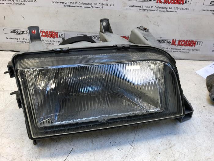 Używane Reflektor prawy Volvo 440 1.8 i DL/GLE Cena na żądanie oferowane przez N Kossen Autorecycling BV