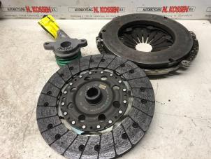 Used Clutch kit (complete) Opel Vivaro 1.6 CDTi BiTurbo 125 Price on request offered by N Kossen Autorecycling BV