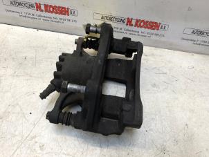 Used Front brake calliper, left Opel Vivaro 1.6 CDTi BiTurbo 125 Price on request offered by N Kossen Autorecycling BV
