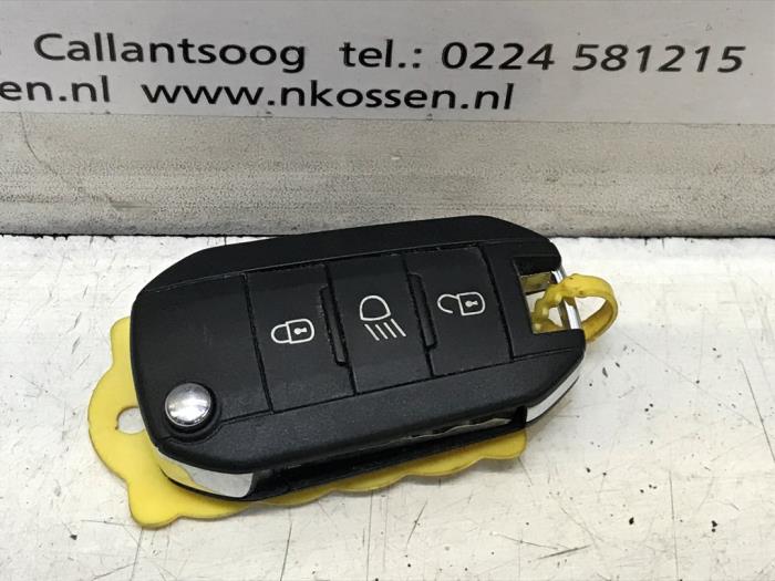 Gebrauchte Klappschlüssel Peugeot 208 I (CA/CC/CK/CL) 1.2 Vti 12V PureTech 82 Preis auf Anfrage angeboten von N Kossen Autorecycling BV