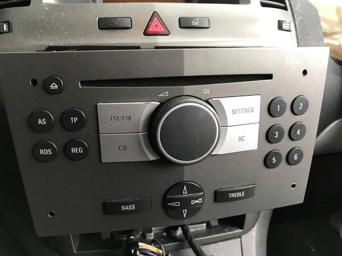 Radio/Lecteur CD d'un Opel Zafira (M75) 1.6 16V 2005
