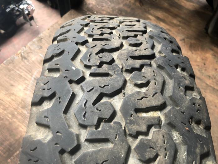 Używane Opona zimowa Cena na żądanie oferowane przez N Kossen Autorecycling BV