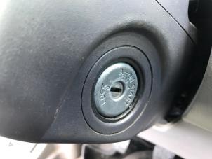 Używane Zestaw wkladek zamka (kompletny) Nissan Almera Tino Cena na żądanie oferowane przez N Kossen Autorecycling BV