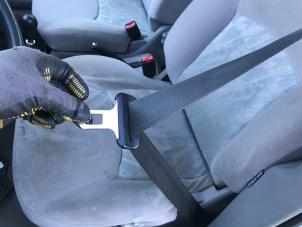 Gebrauchte Sicherheitsgurt links vorne Nissan Almera Tino Preis auf Anfrage angeboten von N Kossen Autorecycling BV