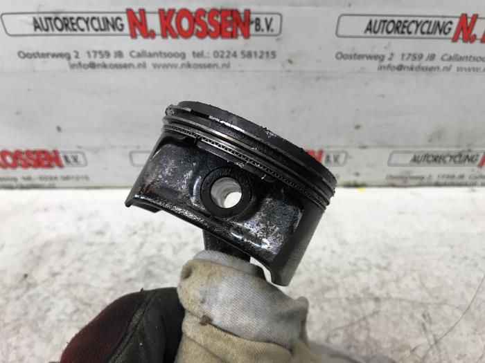 Usagé Piston Opel Corsa Prix sur demande proposé par N Kossen Autorecycling BV