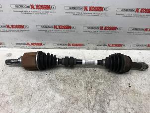 Used Front drive shaft, left Renault Kadjar (RFEH) 1.2 Energy TCE 130 Price on request offered by N Kossen Autorecycling BV