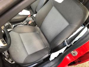 Gebrauchte Sitz links Opel Astra H SW (L35) 1.4 16V Twinport Preis auf Anfrage angeboten von N Kossen Autorecycling BV