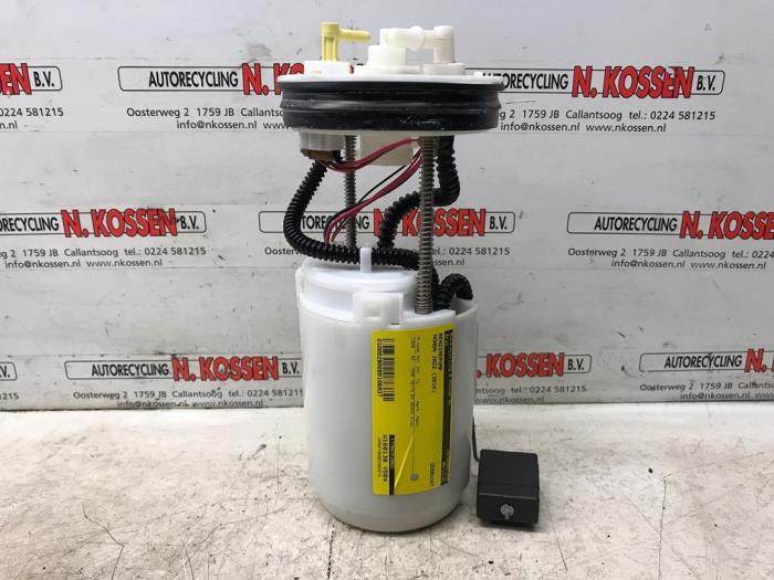Begagnade Bensinpump Honda Jazz Pris på förfrågan erbjuds av N Kossen Autorecycling BV