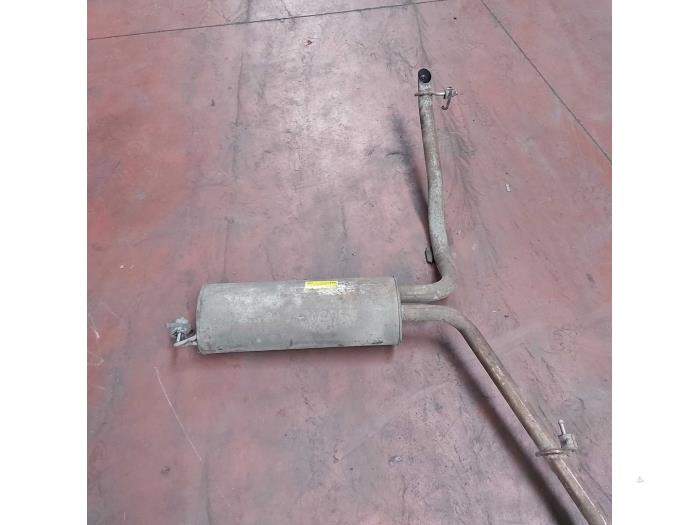 Exhaust (complete) from a Opel Vivaro 1.9 DTI 16V 2004