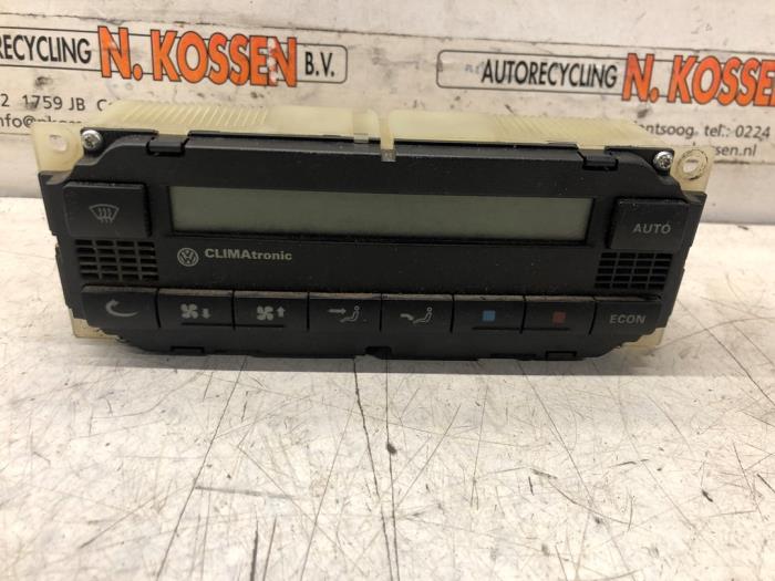 Begagnade Klimatpanel Volkswagen Golf IV (1J1) 1.8 20V Turbo Pris på förfrågan erbjuds av N Kossen Autorecycling BV