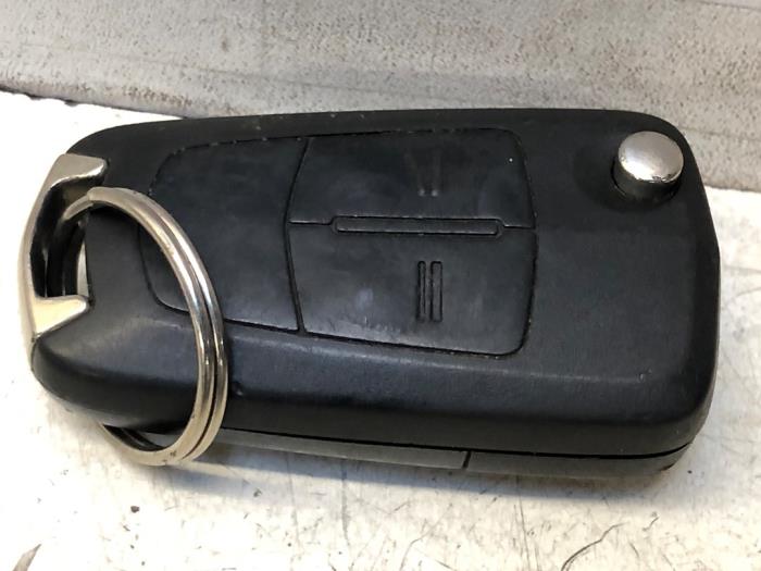Folding key Opel Astra H 1.6 16V Twinport - 13149658
