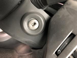 Usados Cilindro de juego de cerraduras (completo) Opel Astra H (L48) 1.6 16V Twinport Precio de solicitud ofrecido por N Kossen Autorecycling BV