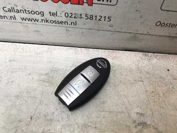 Używane Kluczyk scyzoryk Nissan Navara Cena na żądanie oferowane przez N Kossen Autorecycling BV