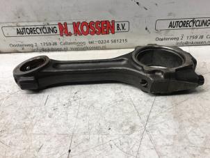 Used Connecting rod Hyundai Santafe Price on request offered by N Kossen Autorecycling BV