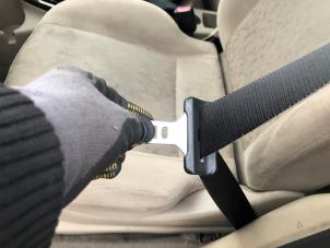 Usados Cinturón de seguridad izquierda delante Ford Focus 1 1.6 16V Precio de solicitud ofrecido por N Kossen Autorecycling BV