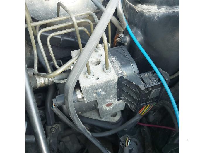 Usagé Bloc ABS Mercedes A (W168) 1.9 A-190 Prix sur demande proposé par N Kossen Autorecycling BV