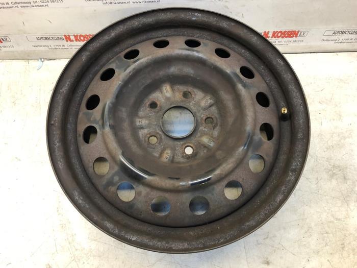 Begagnade Hjul Toyota Corolla Verso (R10/11) 1.8 16V VVT-i Pris på förfrågan erbjuds av N Kossen Autorecycling BV