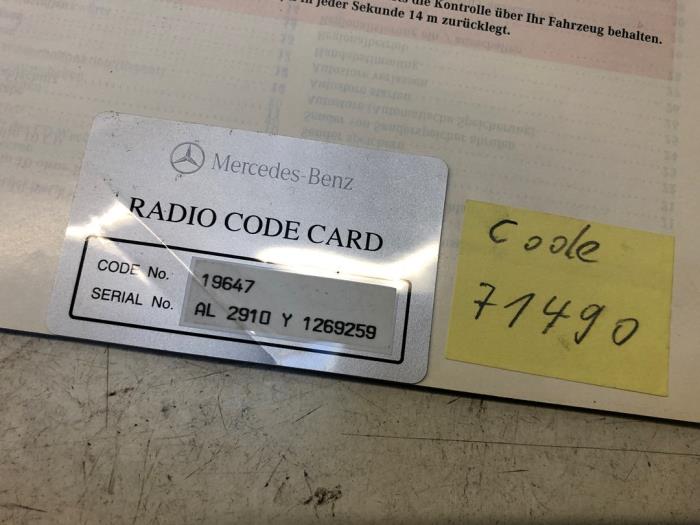 Radioodtwarzacz CD z Mercedes-Benz A (W168) 1.9 A-190 2000