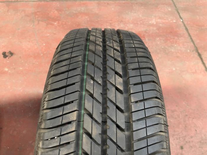 Używane Opona Cena na żądanie oferowane przez N Kossen Autorecycling BV