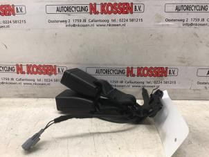 Used Rear seatbelt buckle, right Renault Clio IV (5R) 0.9 Energy TCE 90 12V Price on request offered by N Kossen Autorecycling BV