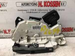 Usagé Serrure portière mécanique 2portes gauche Volkswagen Polo Prix sur demande proposé par N Kossen Autorecycling BV