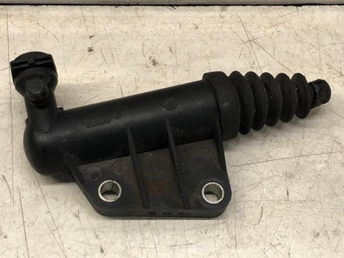 Clutch slave cylinder Suzuki Swift 1.3 VVT 16V 2382063J00