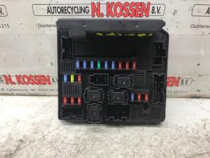 Usados Caja de fusibles Nissan Qashqai (J10) 1.6 16V Precio de solicitud ofrecido por N Kossen Autorecycling BV