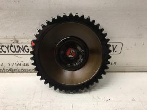 Used Camshaft sprocket Renault Clio Price on request offered by N Kossen Autorecycling BV