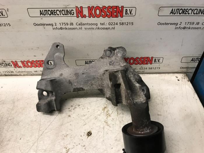 Usados Rodillo tensor correa múltiple Renault Clio Precio de solicitud ofrecido por N Kossen Autorecycling BV