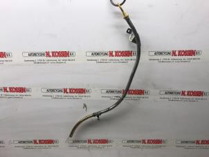 Used Oil dipstick Renault Clio Price on request offered by N Kossen Autorecycling BV