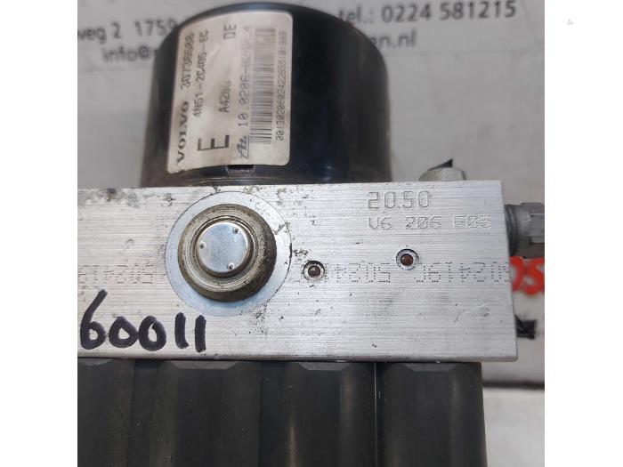 ABS pump from a Volvo V50 (MW) 1.6 D 16V 2006