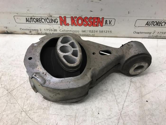 Used Engine mount Renault Megane Price on request offered by N Kossen Autorecycling BV